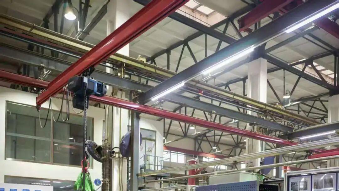 凌晨、轨道与峡湾：三个女人的职业地图