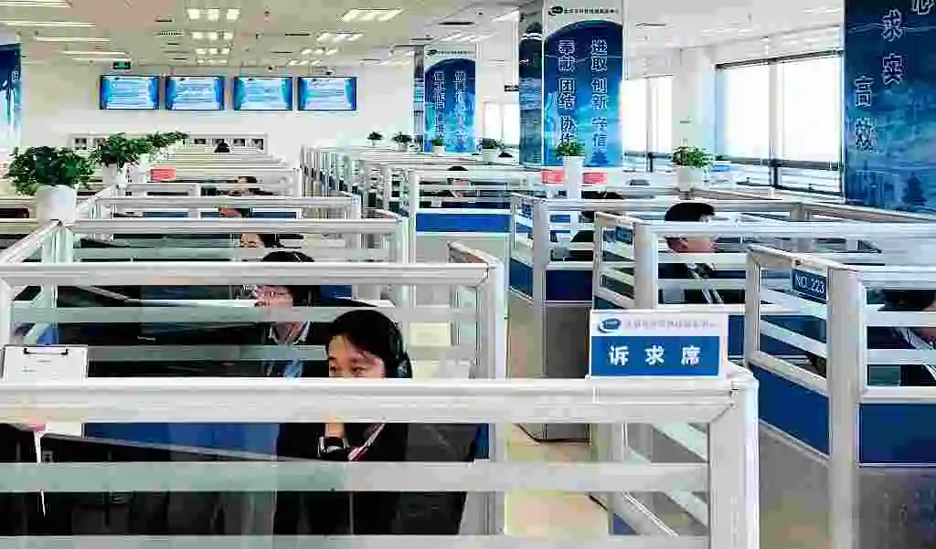 “能坚持做满两个月，已经算是老员工”