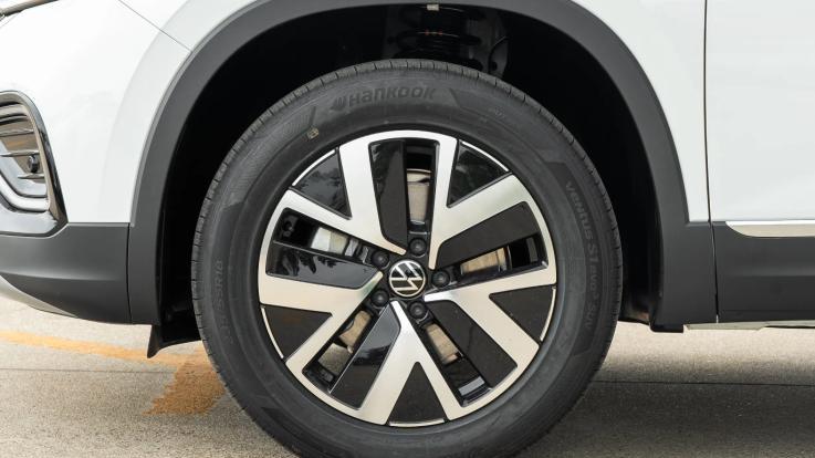 15万预算买车，试驾26款探岳330TSI甄选款，德系质感是否依旧？