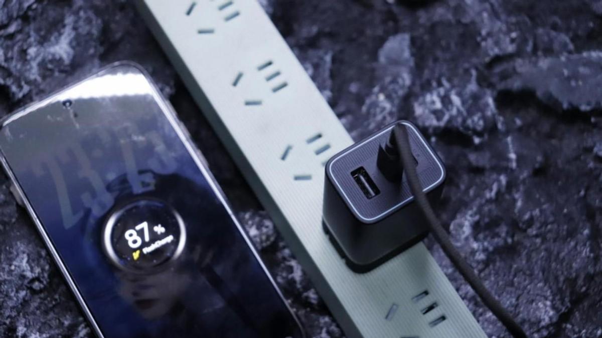 酷态科6号充电器Mini深度评测：小体积大能量，快充新标杆！