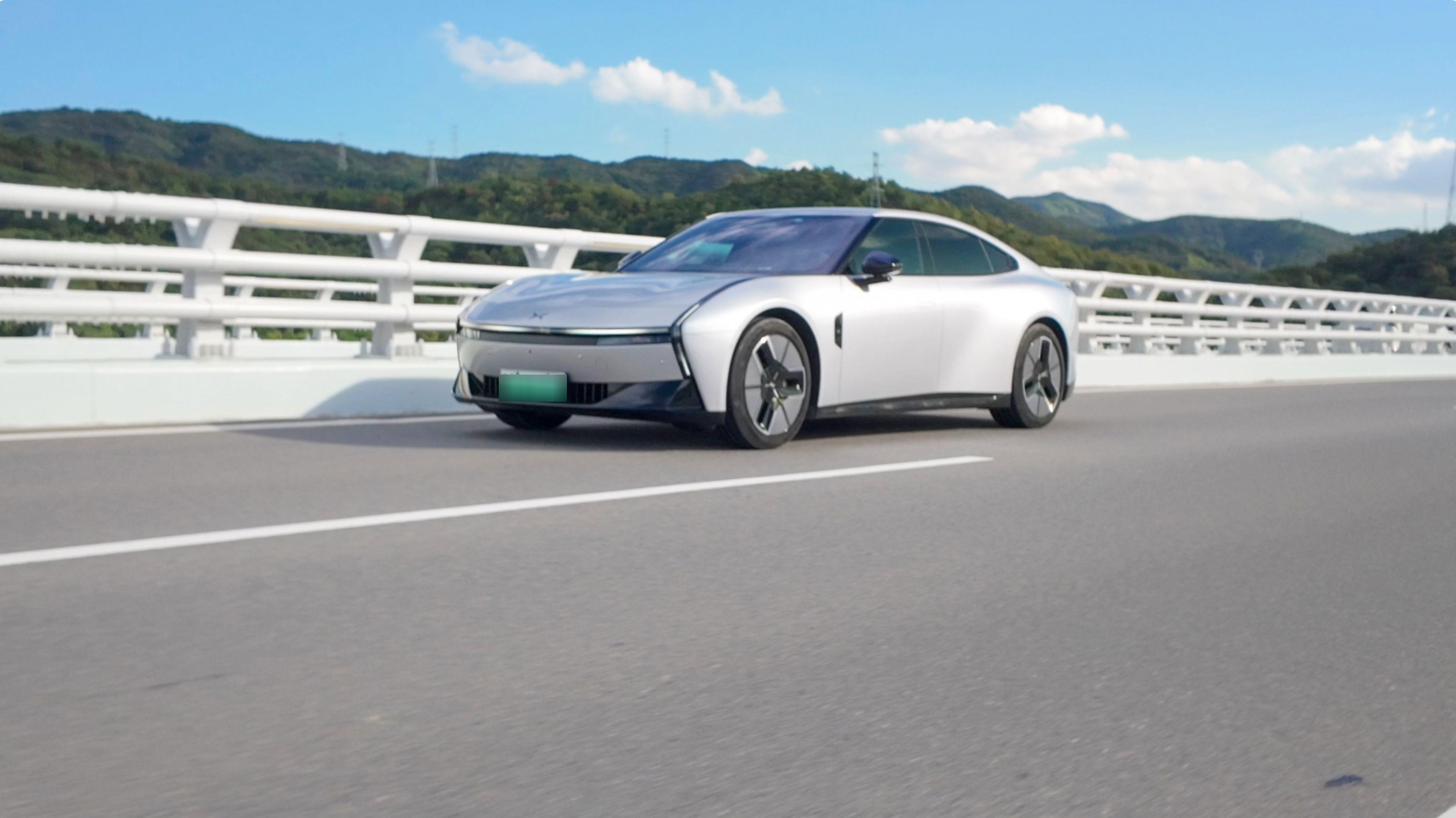 开着小鹏回家过年，我和小鹏P7的第一个春节