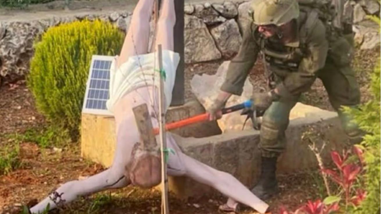 耶稣二次蒙难，以军暴砸基督圣像