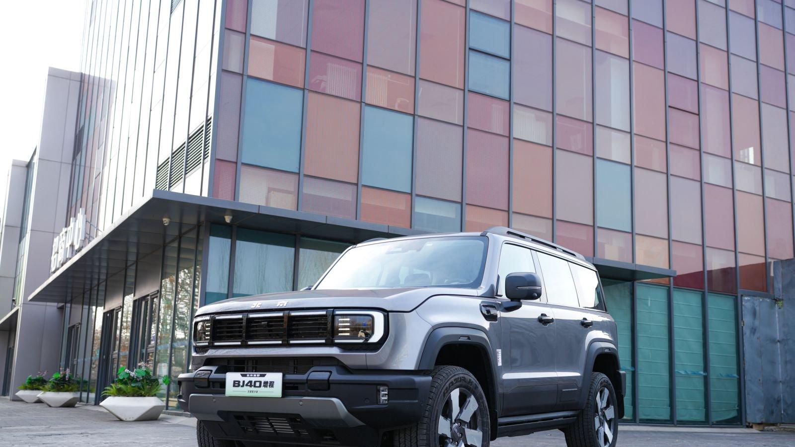 当硬派越野玩起新能源，BJ40增程元境智行版的安全感给得太实在