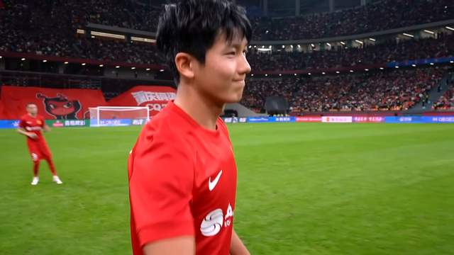 3-3，成都蓉城2球领先又绝平，拜合拉木被动进球 刘建业差1步封神