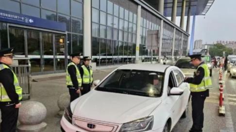 严抓服务了！机场将实行“重点监管名单“，清退无证及劣迹驾驶员