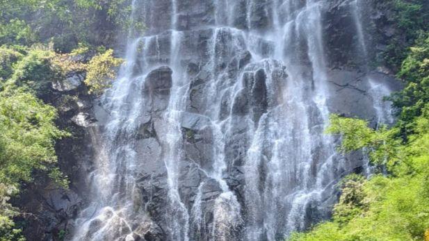一次漂流看遍粤北地貌：裂谷、跌水、密林与深潭