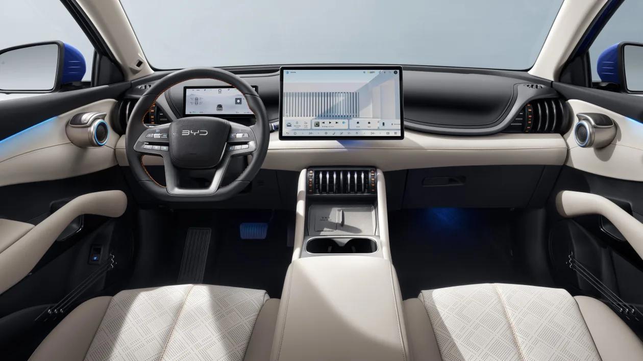 比亚迪ATTO 3 Evo英国上市：3.9万英镑起售，还有443马力双电机版