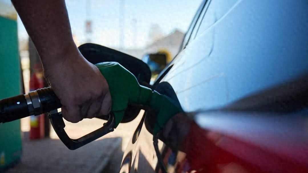 燃油车价格体系崩盘：大幅降价失效 销量连续两月暴跌近40%