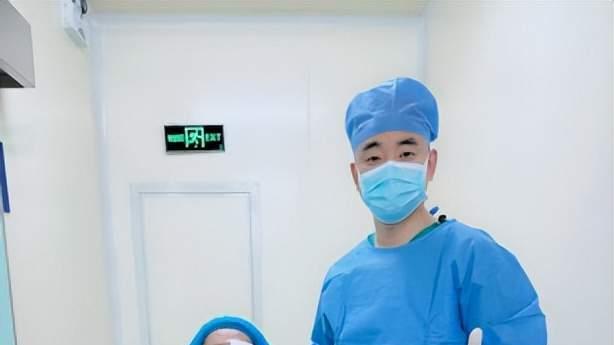 长春爱尔在省内率先开展微创内路小梁网切开与切除术，成功为62岁复杂青光眼患者解除眼压危机