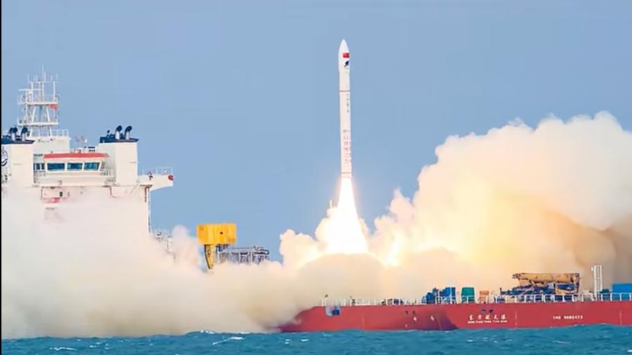 卫星扎堆「上天」，银行风控卷出「新高度」