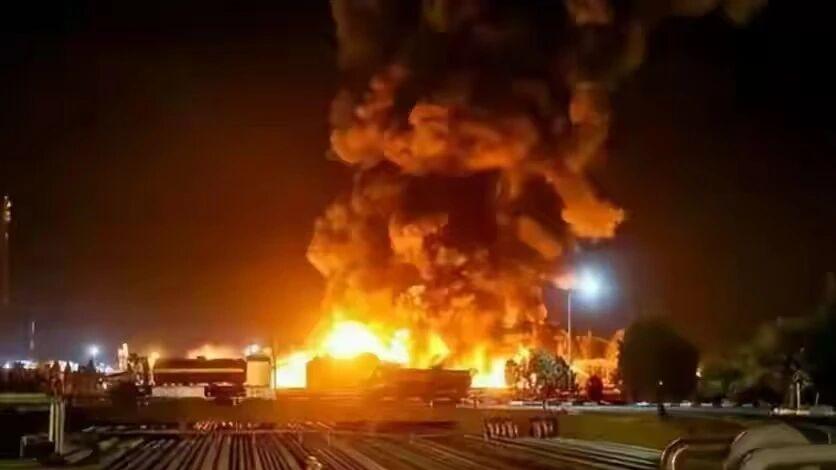 基辅再陷黑暗：近百枚弹药笼罩乌克兰