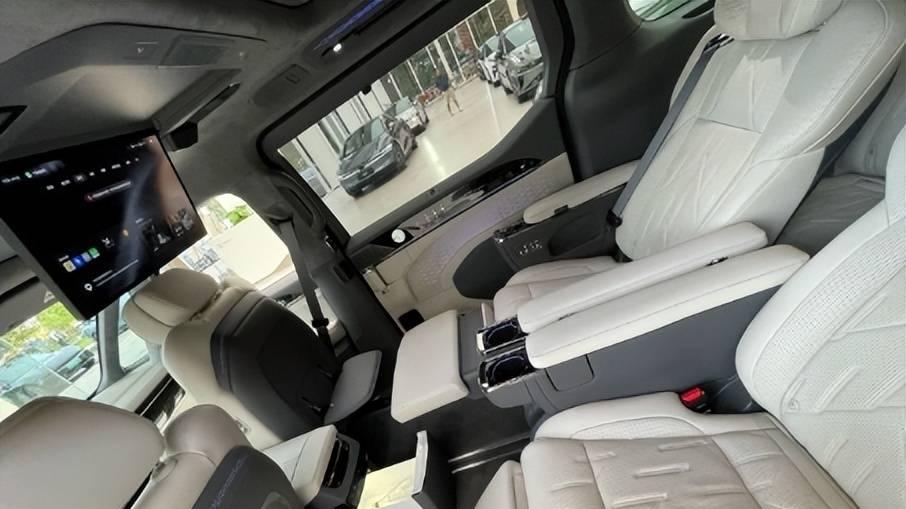 现款早买早享受，但老婆又想买新款，怎么办？