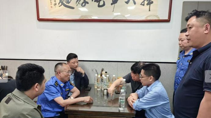 祁东县城市管理和综合执法局牵头联合开展油烟噪音专项整治
