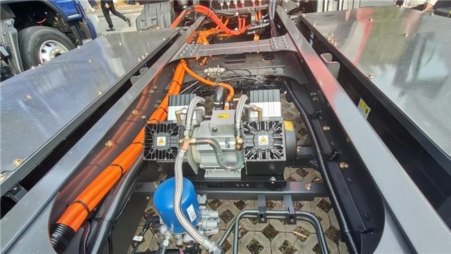 乘龙翼威5纯电大单桥：高效又安全，创富不设限！