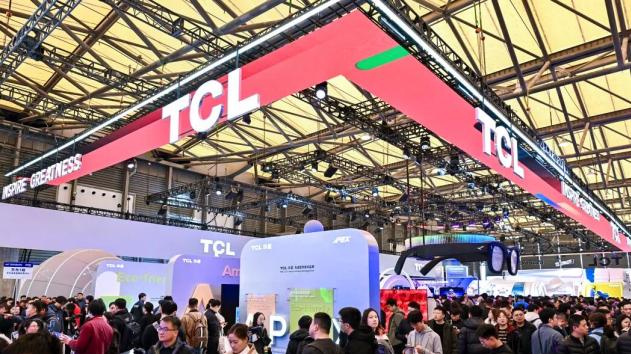 TCL华星携全场景显示方案亮相，多款产品获得艾普兰奖
