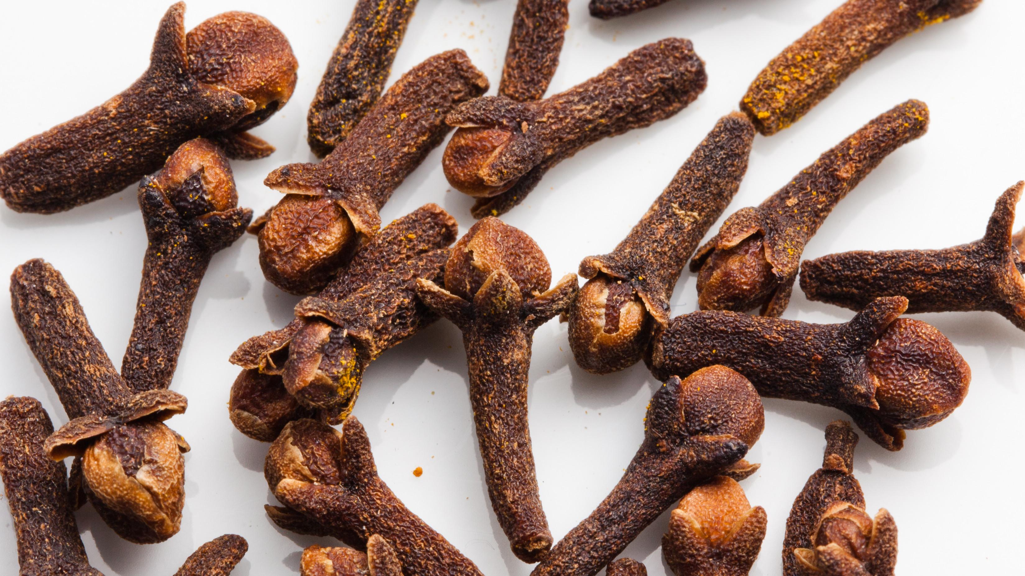 金价从5500跌到4400，牛市结束吗？