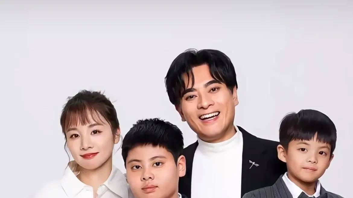 演员陈龙：我这辈子最正确的决定，就是闪婚娶了演员章龄之为妻