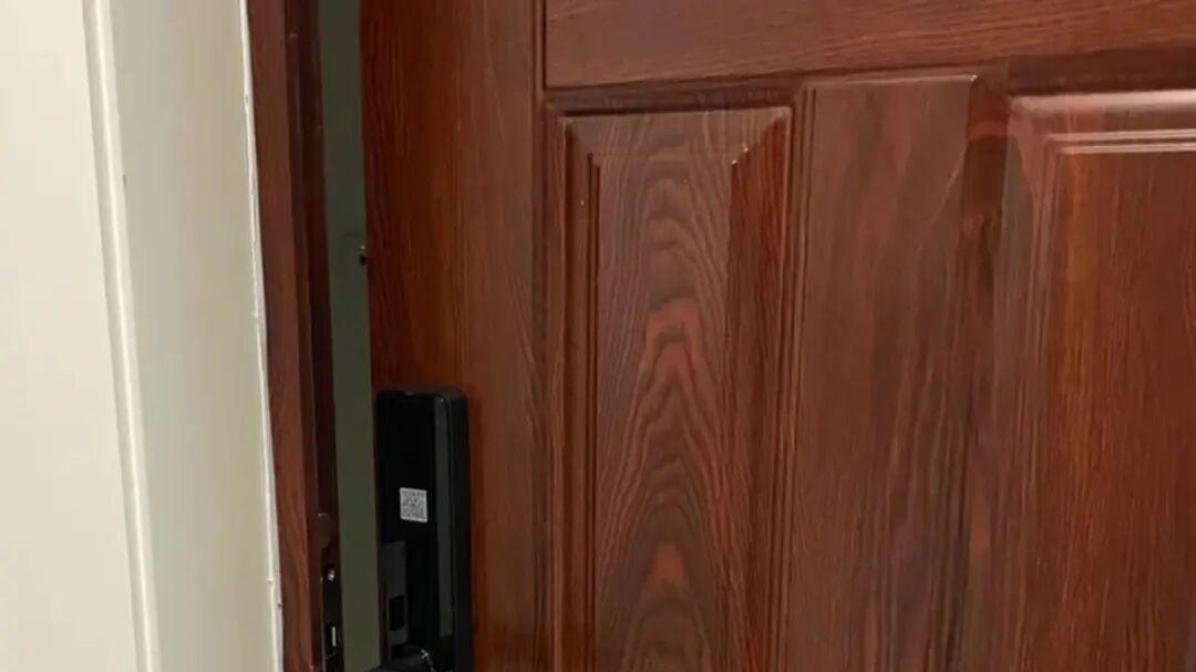 “指纹锁” 正在退出中国家庭？听开锁师傅说完，我换回了机械锁！