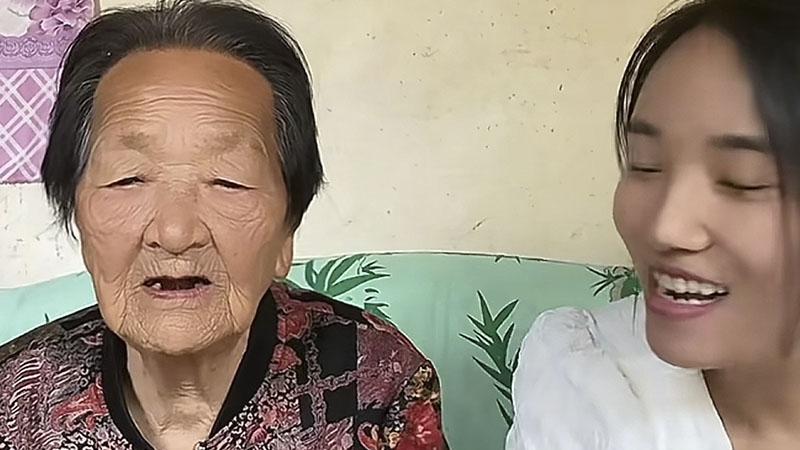 97岁网红刘老太确认离世，当晚坚持带病直播，中途病发断播