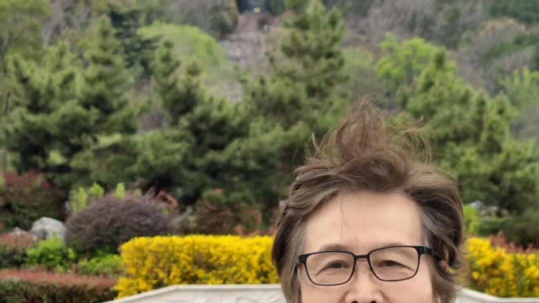 笔墨开新自成家——记贺成丹青造诣