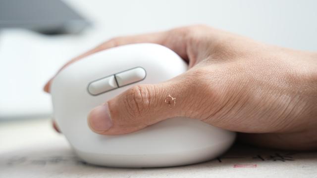 告别“鼠标手”的工程学逻辑：西圣M1人体工学鼠标深度测评