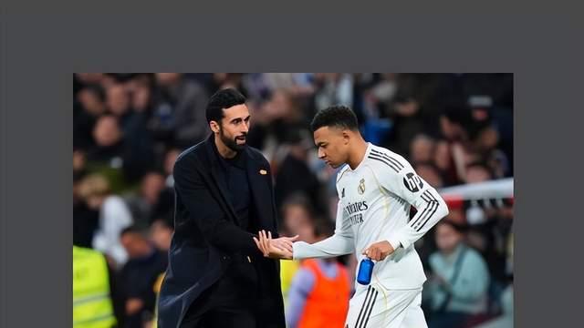 皇马主帅谈及姆巴佩的使用方法：“没有哪个教练会不想要他……”