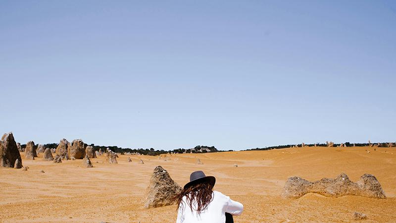 遇不到双向奔赴的人，就乖乖一个人走