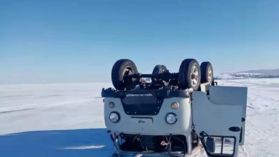 汽车坠入贝加尔湖致7名中国游客遇难！有游客前一天曾去事发地：沿途都是冰裂，司机找好久才找到返回的路