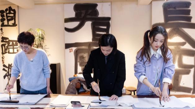 离婚后先不找工作，先找自尊？郭柯宇用一堆“妈妈角色”重启中年人生