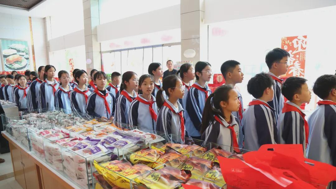 华英农业成功举办2026年首期“市民游华英”活动