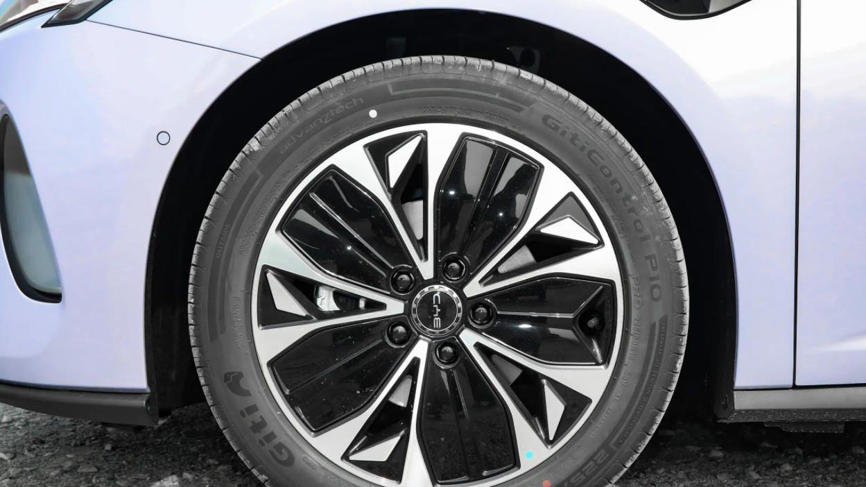 2026款海豹07EV怎么样？底盘、充电和辅助驾驶分析