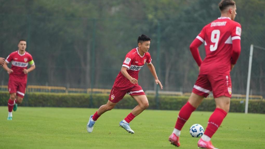 好消息！18岁中国球员有望踢德丙联赛