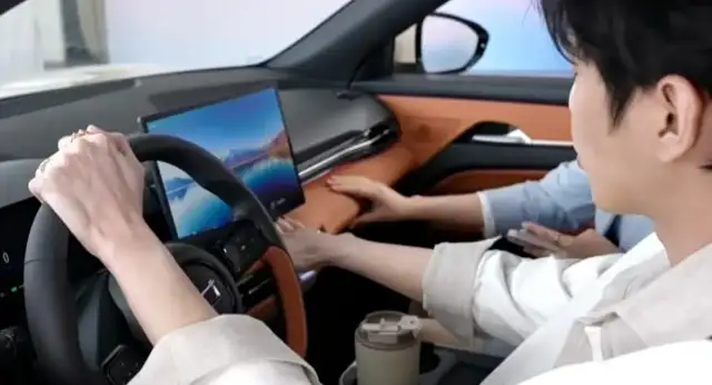 一汽奔腾悦意 03 上市 10 万级纯电 SUV 新卷王