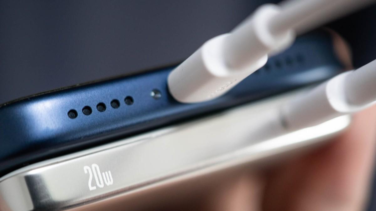 超薄春运神器，倍思PicoGO移动电源上手