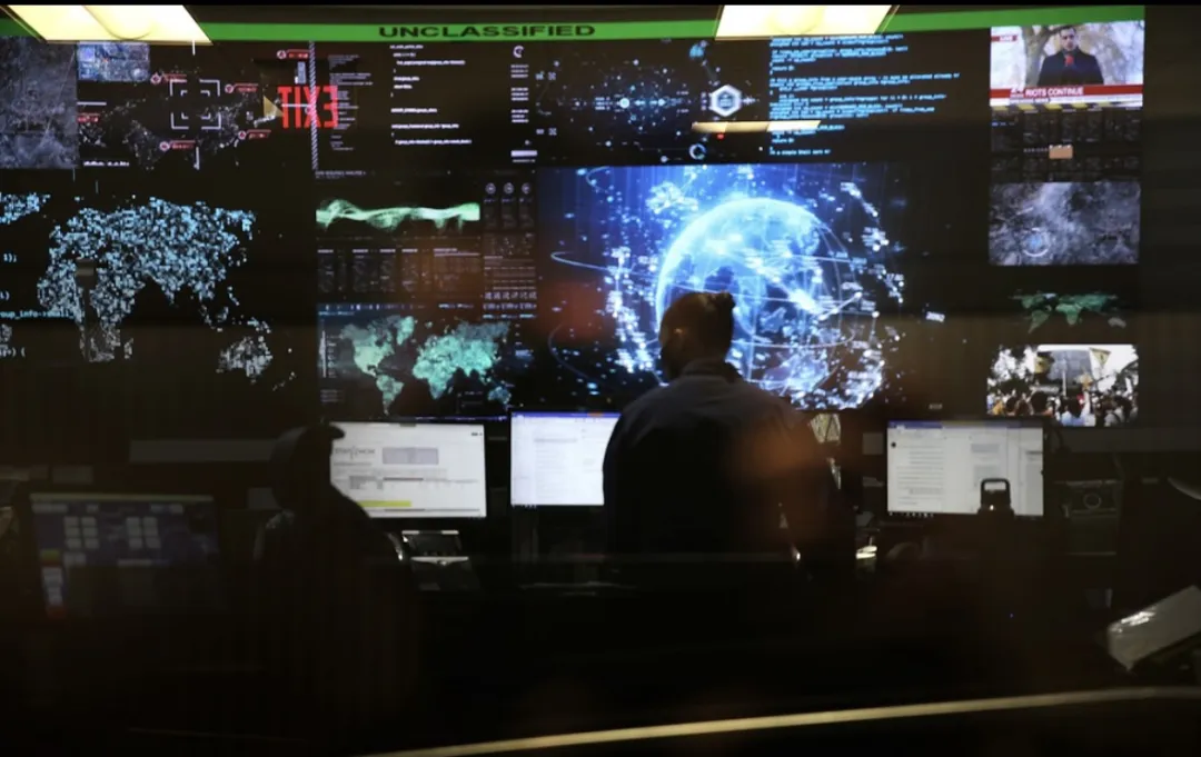 从德黑兰到海湾油田：这场战争为何突然全面爆发？