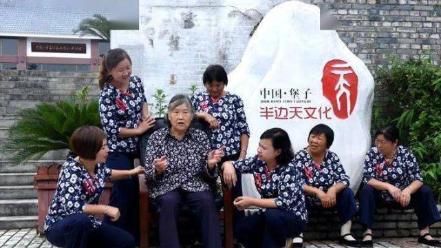 【三八节】建国初， 还“同工不同酬”：男社员每天7个工分，女的只2个半