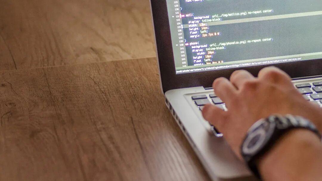 我用两周57亿消耗做表率：让团队用起 AI，先别讲价值，先做出样板