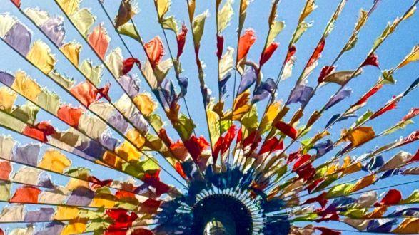 木兰草原：风拂绿野承古韵，歌起篝火映星河