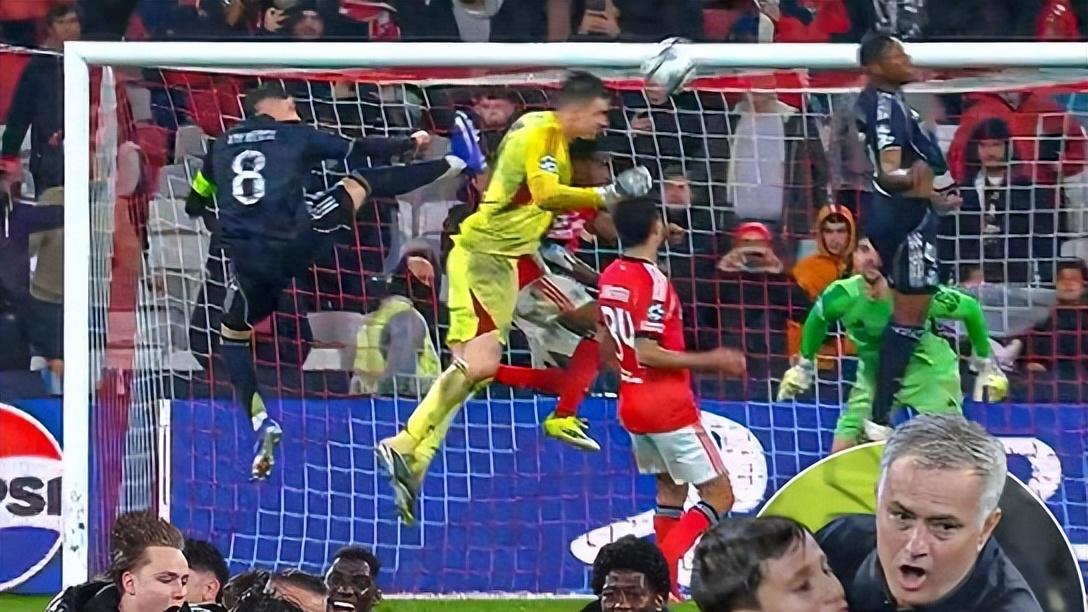 伟大的4-2！穆里尼奥带队最神奇一战，门将读秒破门，压哨出线