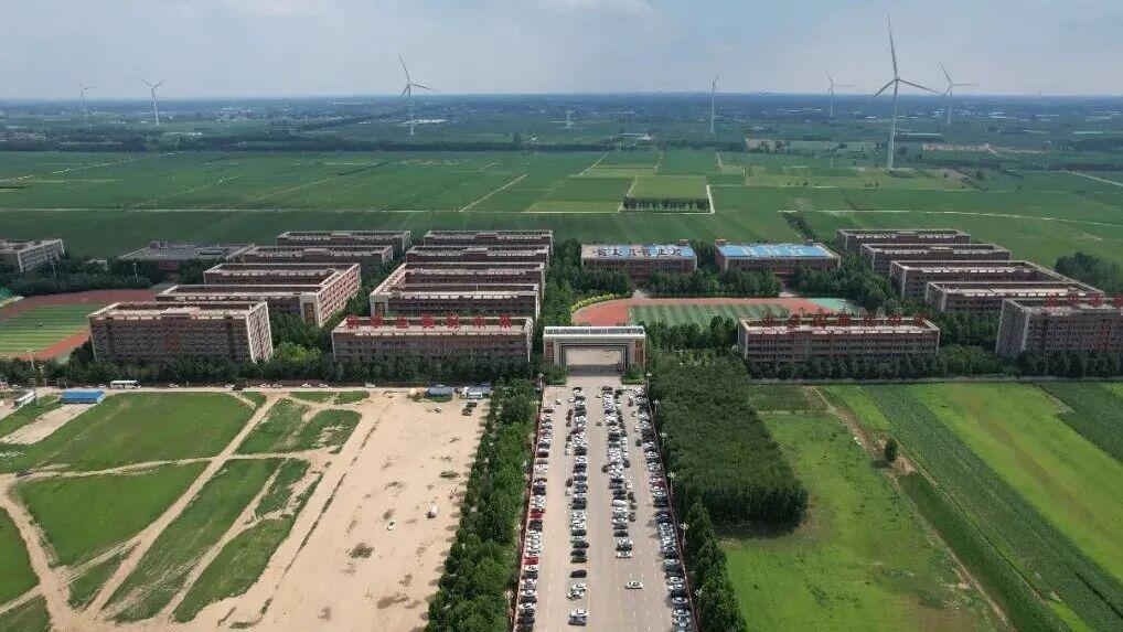 20亿打造的超级中学“4名官员占股49%”，衡水纪委介入调查