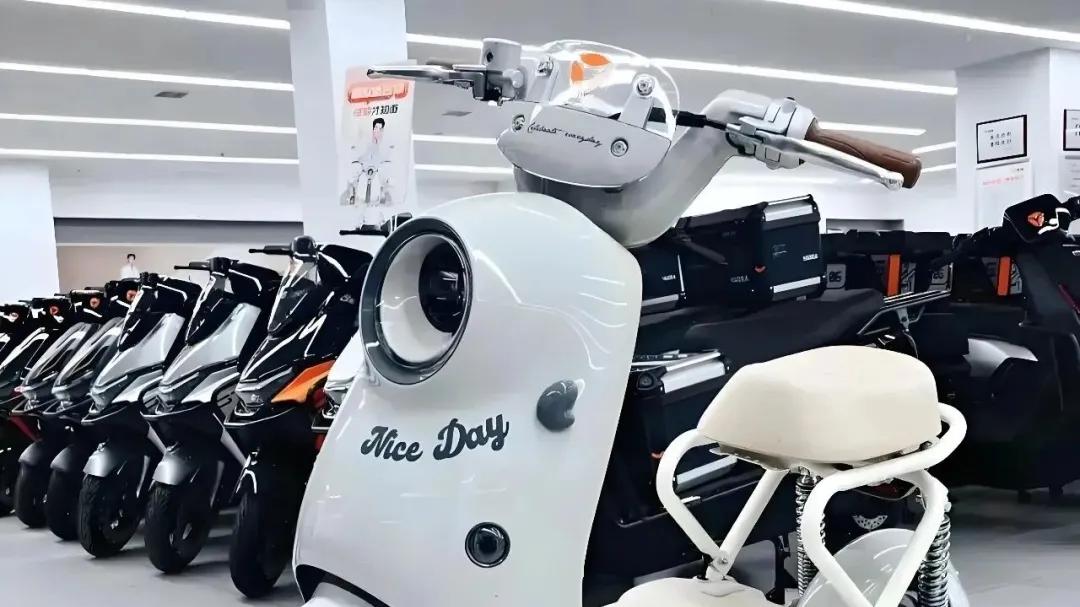 新国标，硬控雅迪