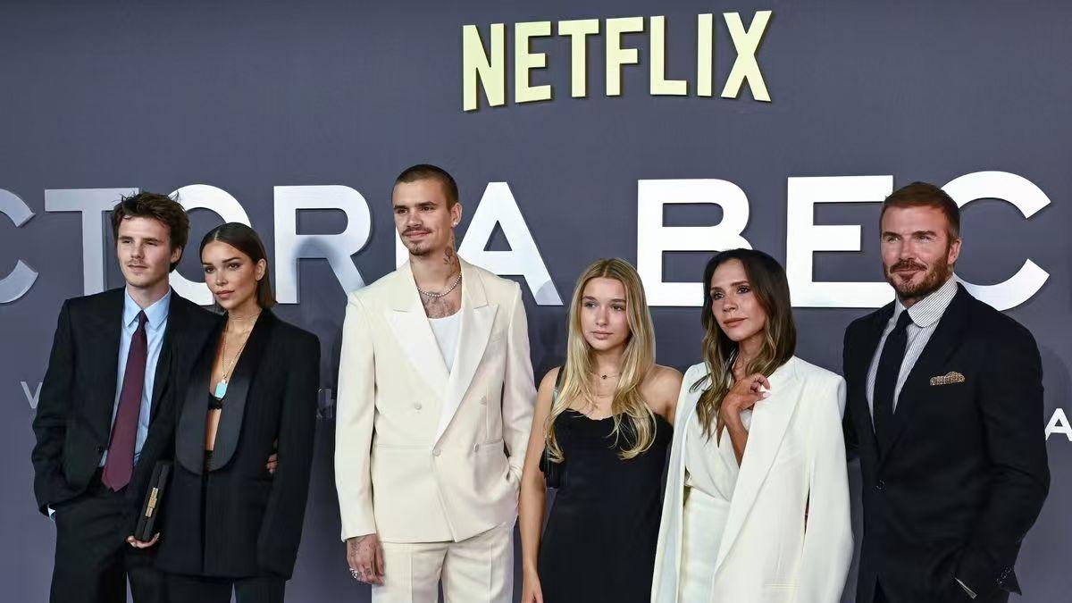 贝克汉姆受封爵士后遇灵魂提问，子女竟追问：我们能多些特权吗