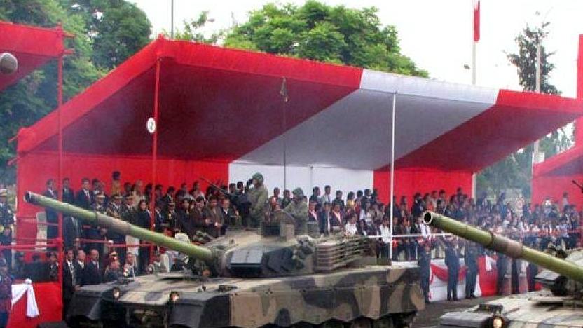 该国购买中国坦克，刚阅兵完就退货，想买无人机时，霸气送其4字