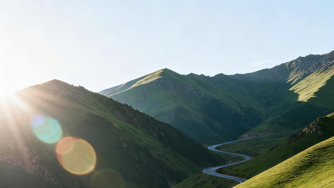 日常出行更从容，全新领克08 EM-P230超长续航Ultra版发布