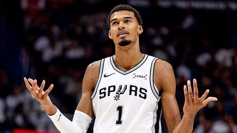 文班亚马能否带领马刺再创辉煌，冲击十连胜？