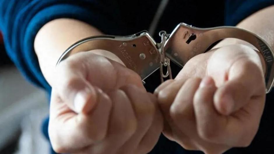 监狱里有人越狱吗？6道铁门，高墙电网，他竟靠几根树枝逃了！