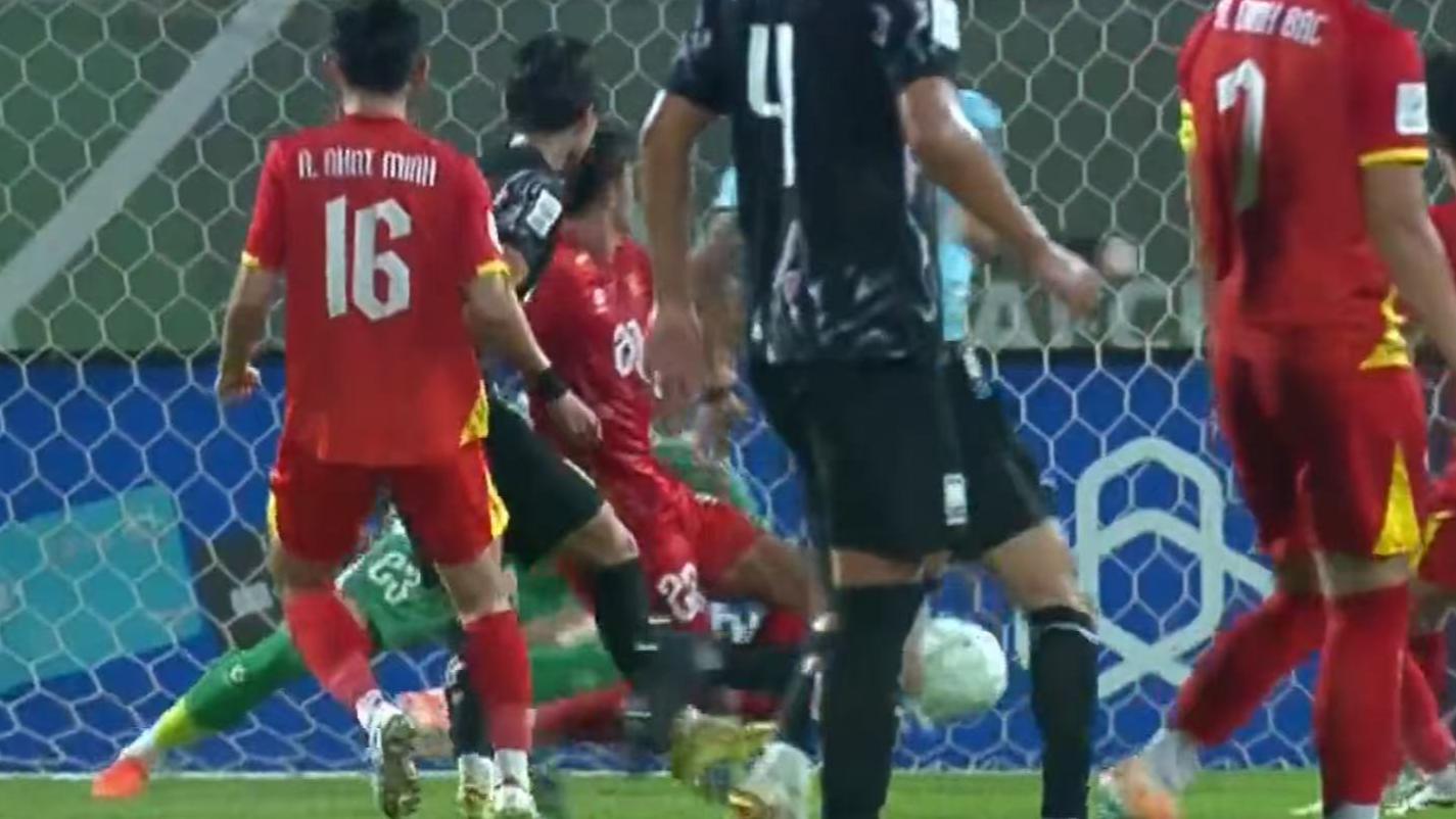 太顽强！红牌+被绝平，U23亚洲杯战疯了，越南点球7-6韩国，获季军