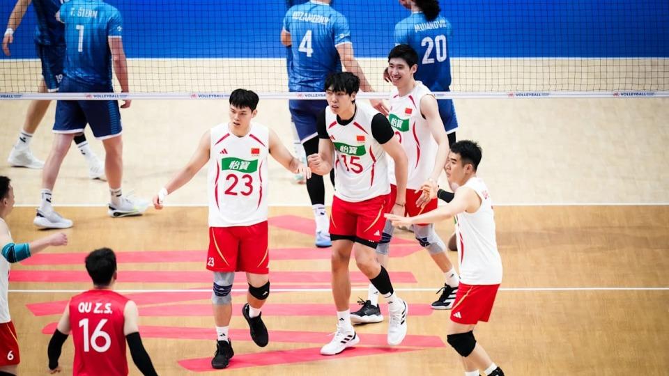 错失开门红！中国男排2-3斯洛文尼亚，温子华23分+俞元泰18分