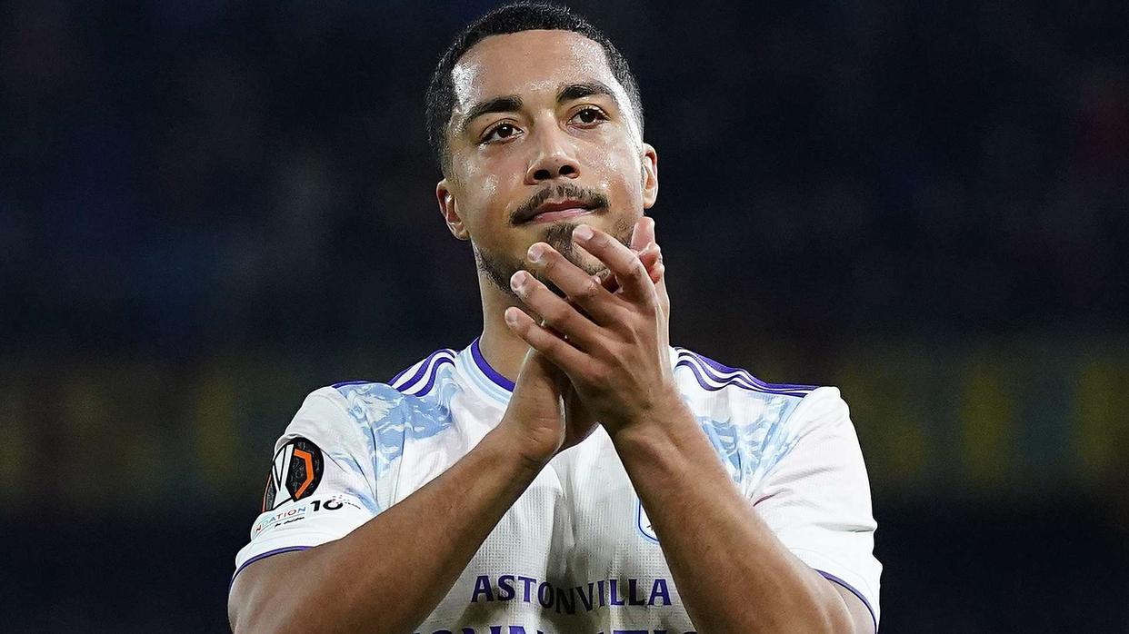 埃梅里暴怒名场面！欧联杯赢球却内讧，蒂勒曼斯被换遭主帅推搡