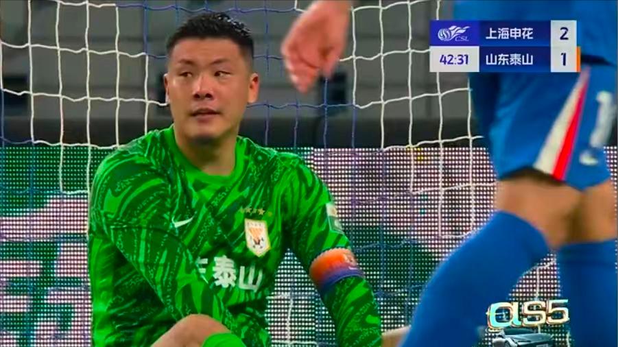 讽刺海港，夸申花！王大雷无辜中枪，鲁媒：下个赛季继续